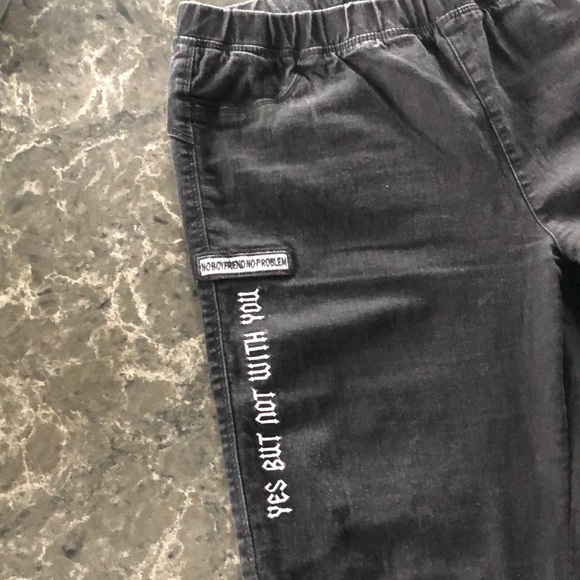 Black Graphic Print/Patch Jeggings - Picture 4 of 6